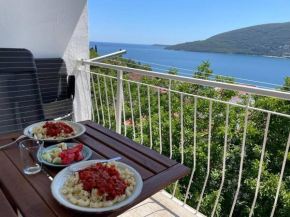 Sea view and family friendly home